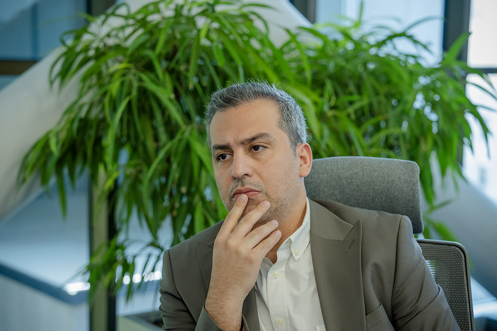 بازتعریف پیوند میان «مدیریت»، «نیروی انسانی» و «راهبرد» در میانه طوفان